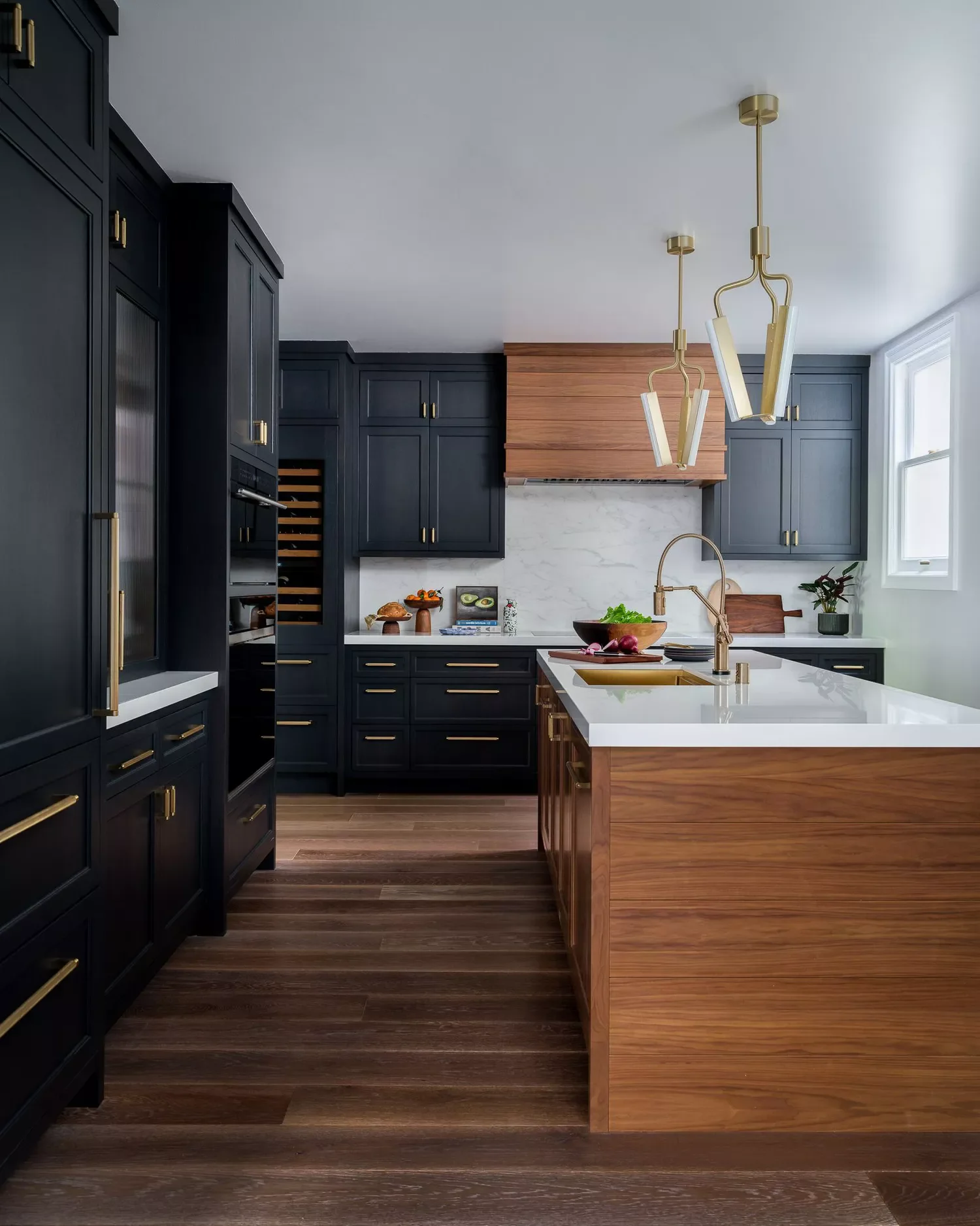 30 Stunning Range Hood Designs That Transform Your Kitchen 14 Pair Black and Brown