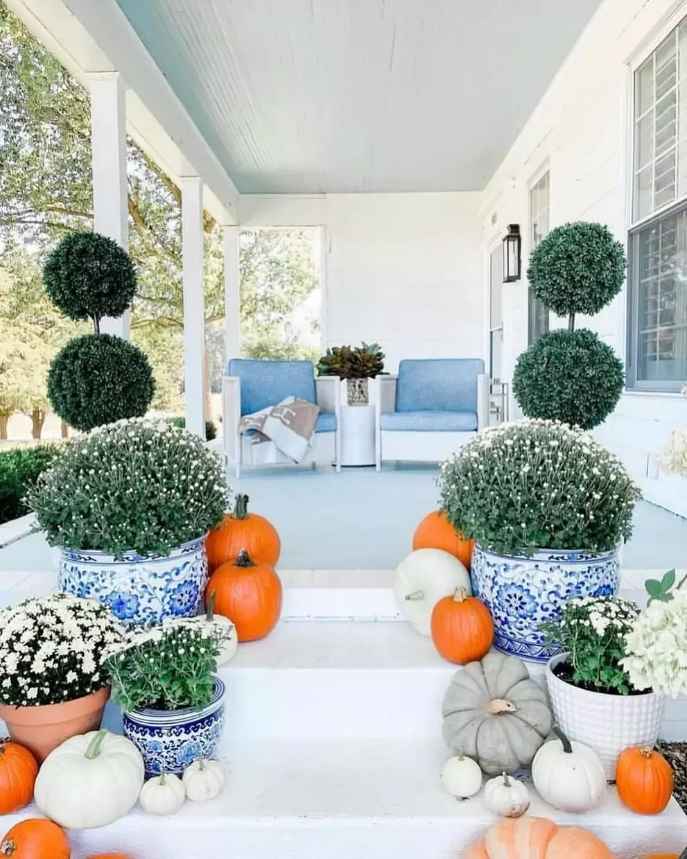 52 Autumn Front Porch Ideas That Will Transform Your Home's Entrance This Fall 35 Pair Blue and Orange