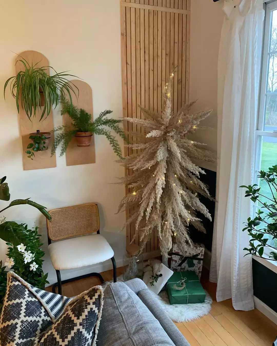 19 Stunning Pampas Grass Christmas Tree Ideas for Your Boho Holiday Style 13 Pair It With a Sheepskin Skirt