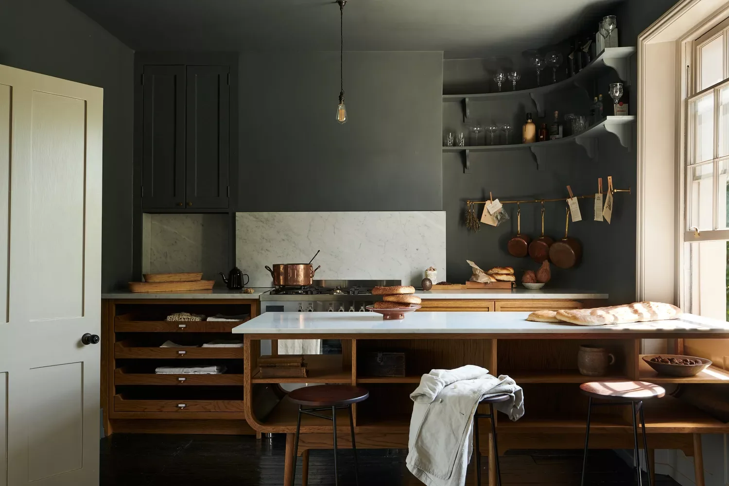 Pair Marble with Dark Walls