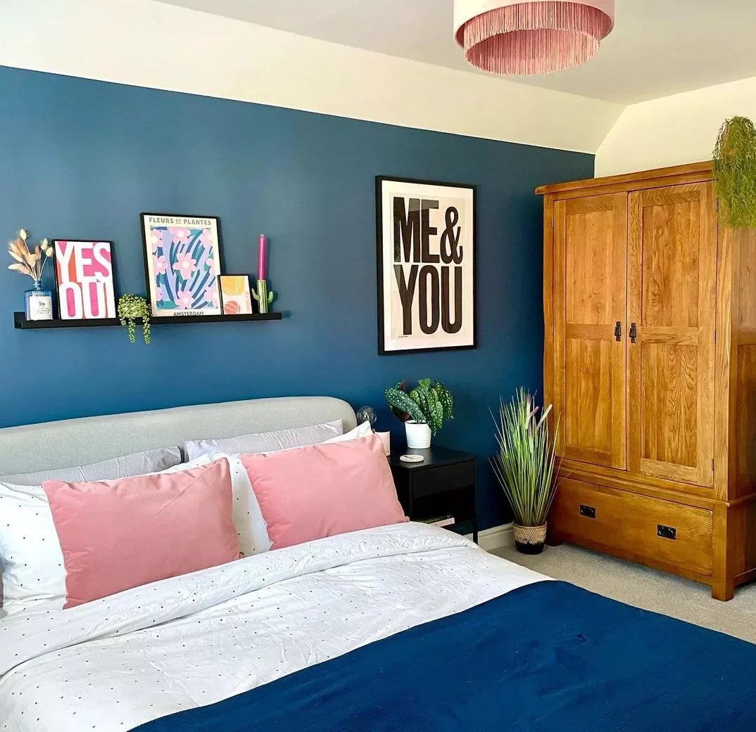 25 Stunning Navy Blue Bedroom Ideas That Will Transform Your Space 18 Pair Pink and Blue