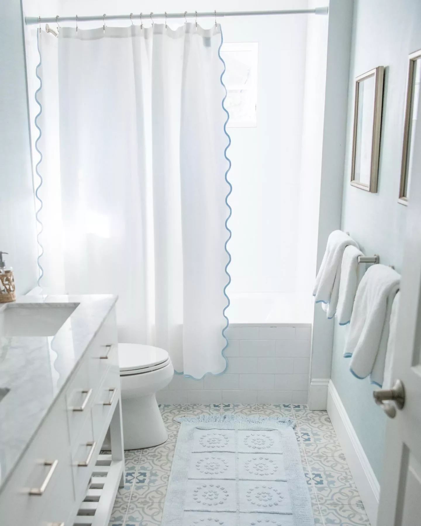 23 Brilliant Bathroom Rug Ideas That Will Transform Your Space 7 Pair White and Blue