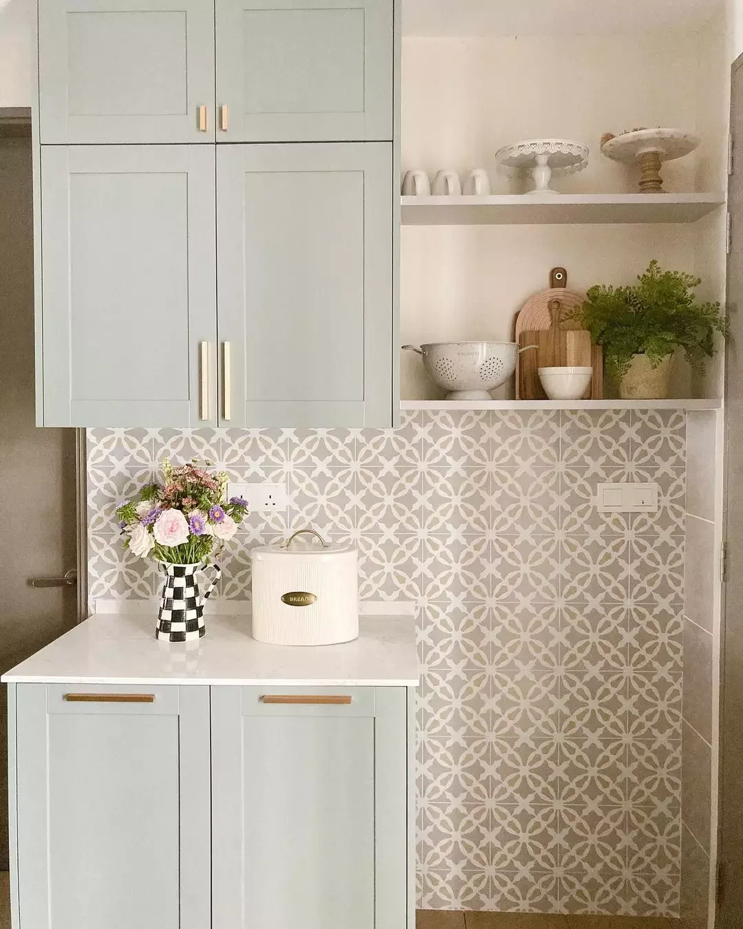 23 Stunning Sage Green Kitchen Ideas That Never Go Out of Style 13 Pair With Greige