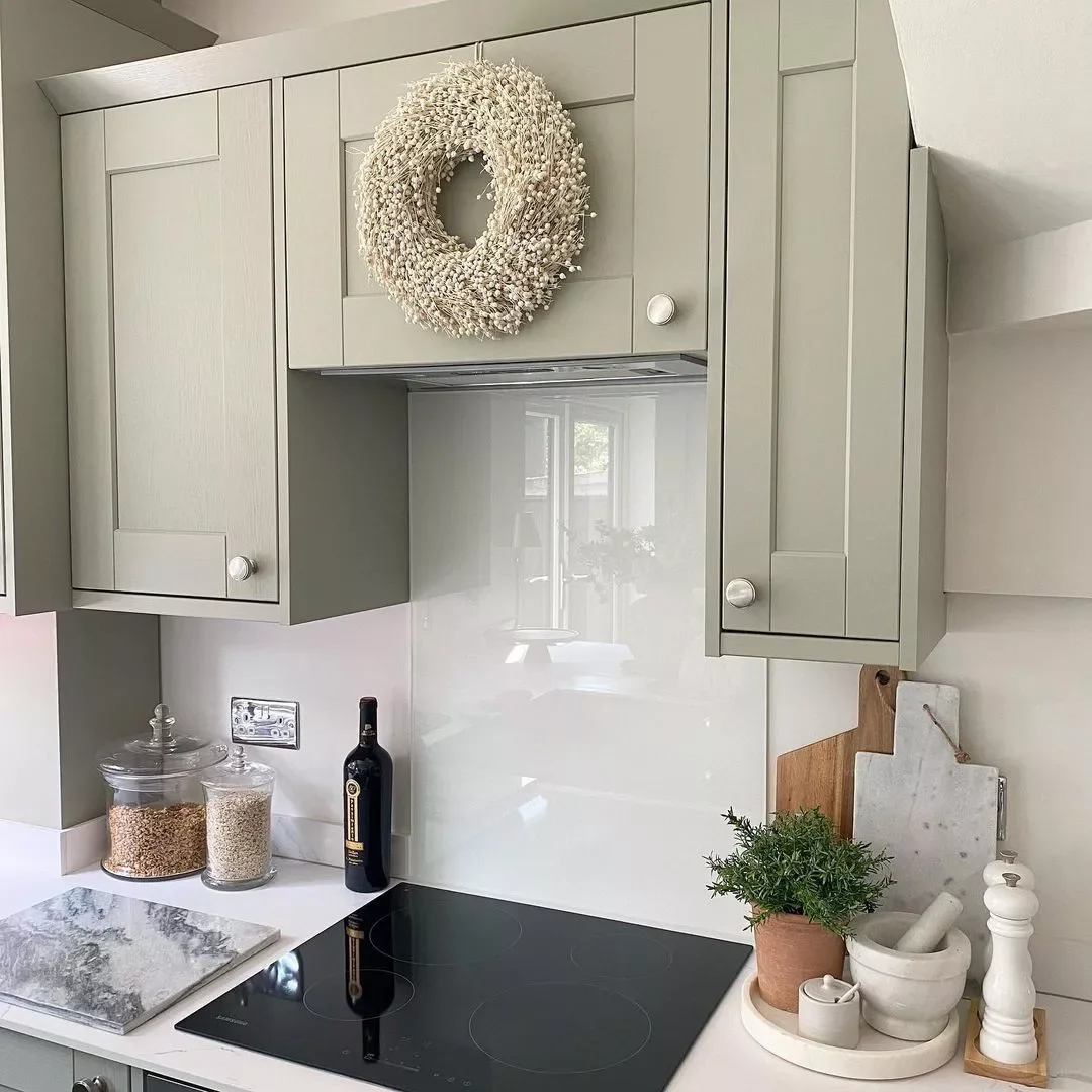 23 Stunning Sage Green Kitchen Ideas That Never Go Out of Style 9 Pair With White