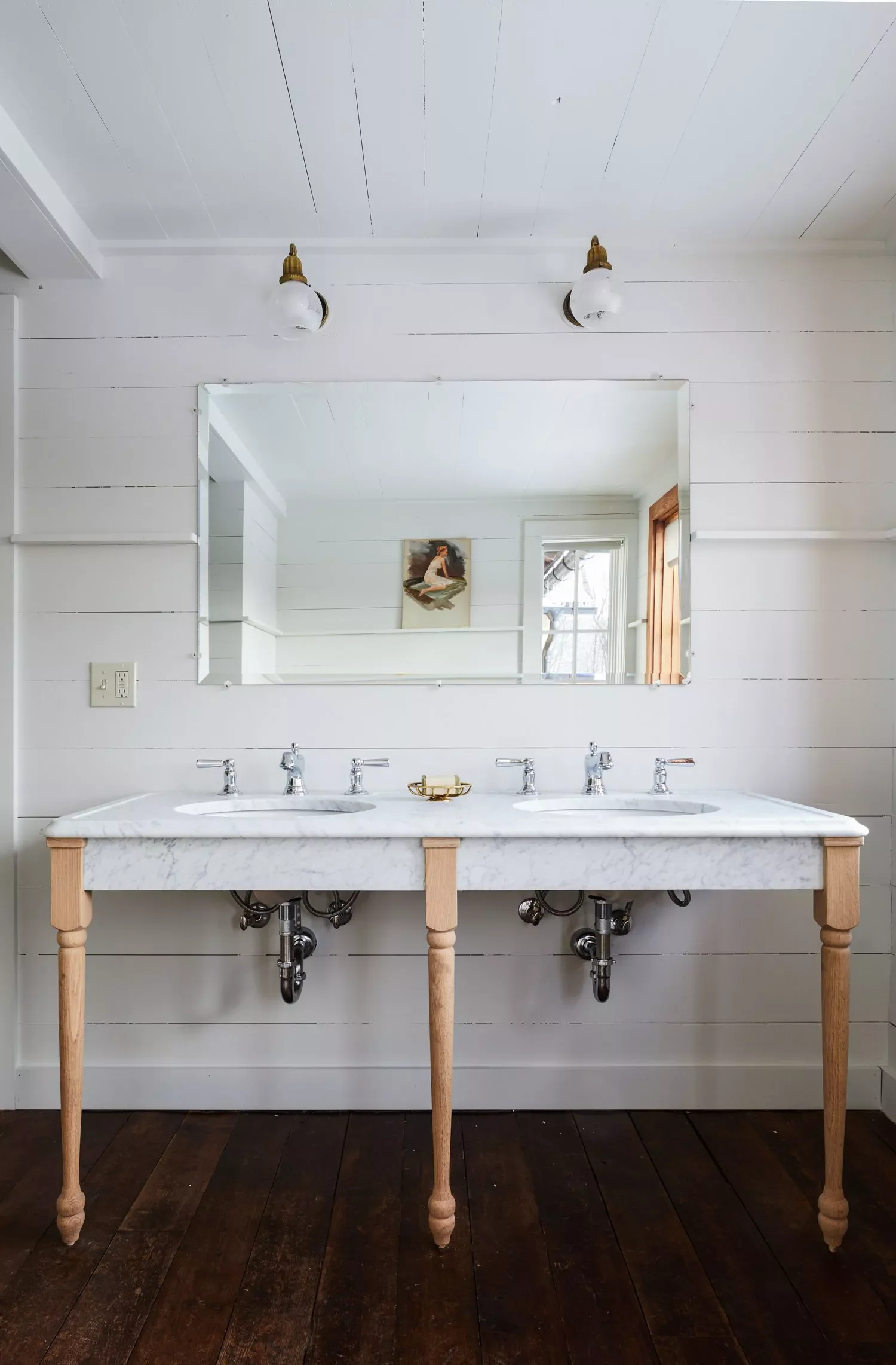 39 Stunning Shiplap Bathroom Design Ideas: From Farmhouse Charm to Modern Elegance 26 Paired With Dark Floors
