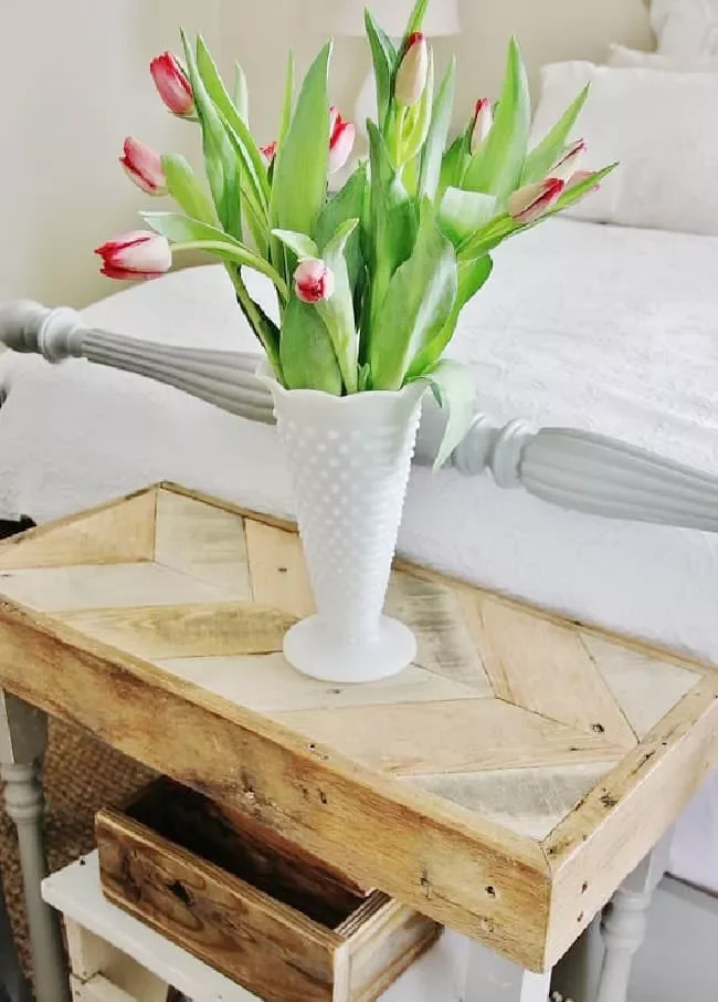 60 Creative Wood Pallet Furniture Projects That Won't Break Your Budget Pallet Console Table