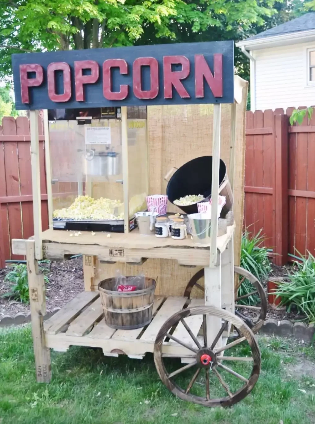 60 Creative Wood Pallet Furniture Projects That Won't Break Your Budget Pallet Popcorn Stand