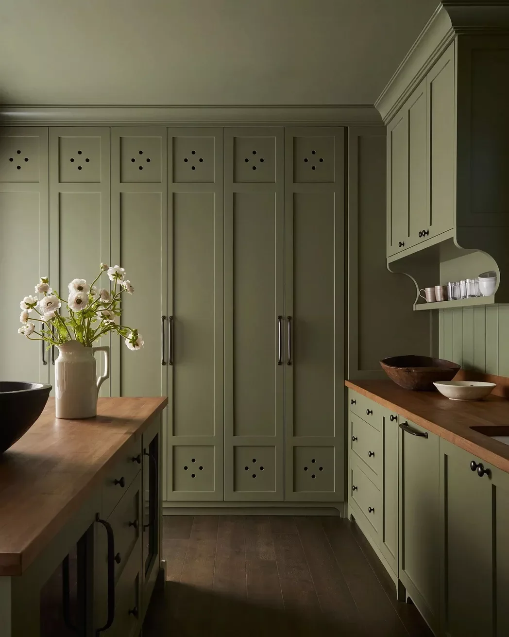 36 Kitchen Pantry Ideas That Look Amazing Pantry Cabinet Wall