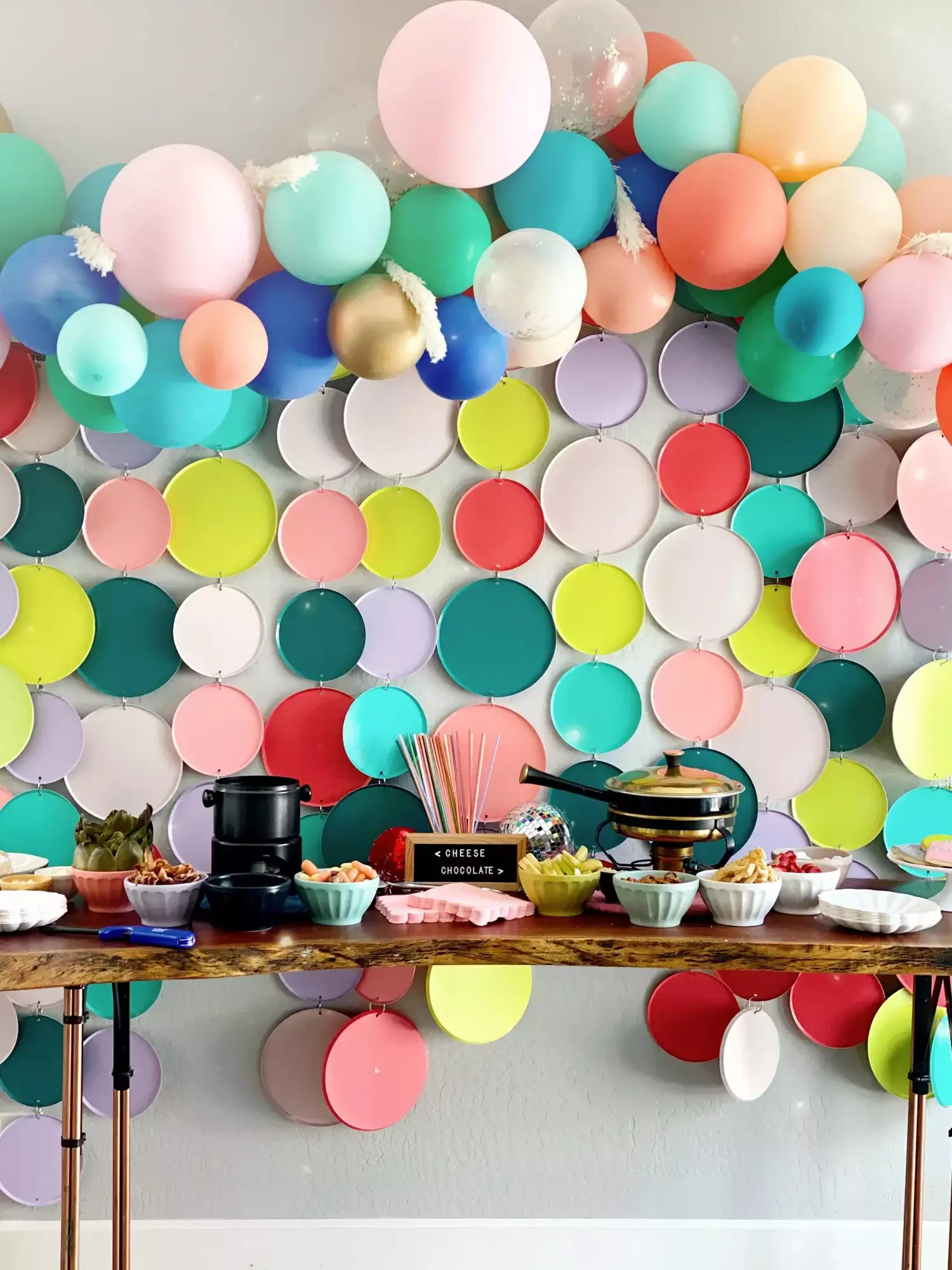 33 Creative New Year's Eve Home Party Ideas to Transform Your Space 17 Paper Plate Backdrop