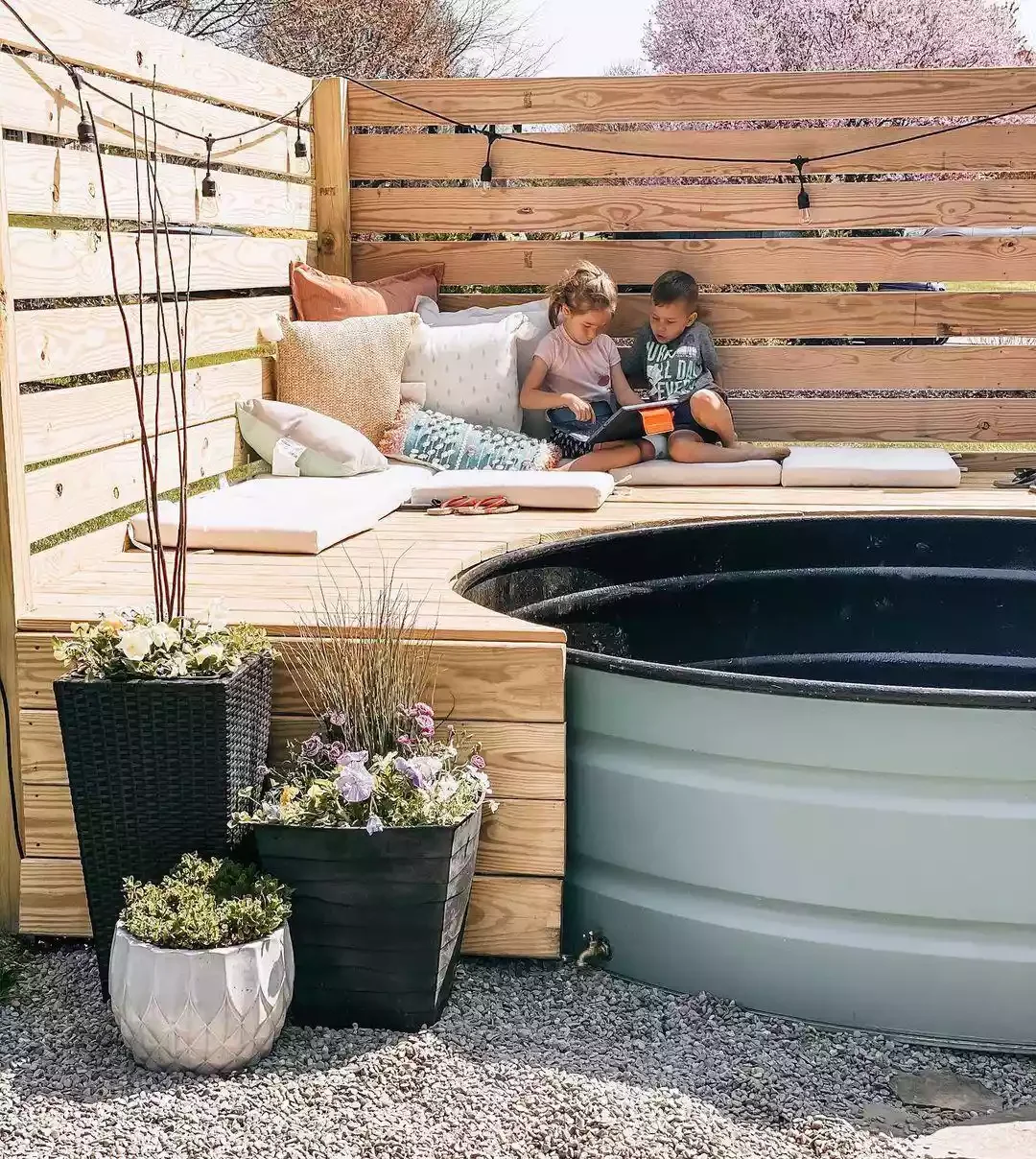 18 Creative Ways to Add Privacy to Your Backyard Hot Tub Retreat 5 Partial Privacy Deck