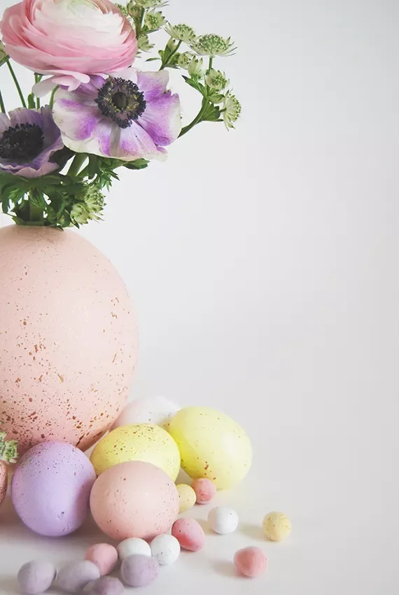 52 Gorgeous Spring Table Centerpiece Ideas to Transform Your Dining Space 40 Pastel Egg Centerpiece