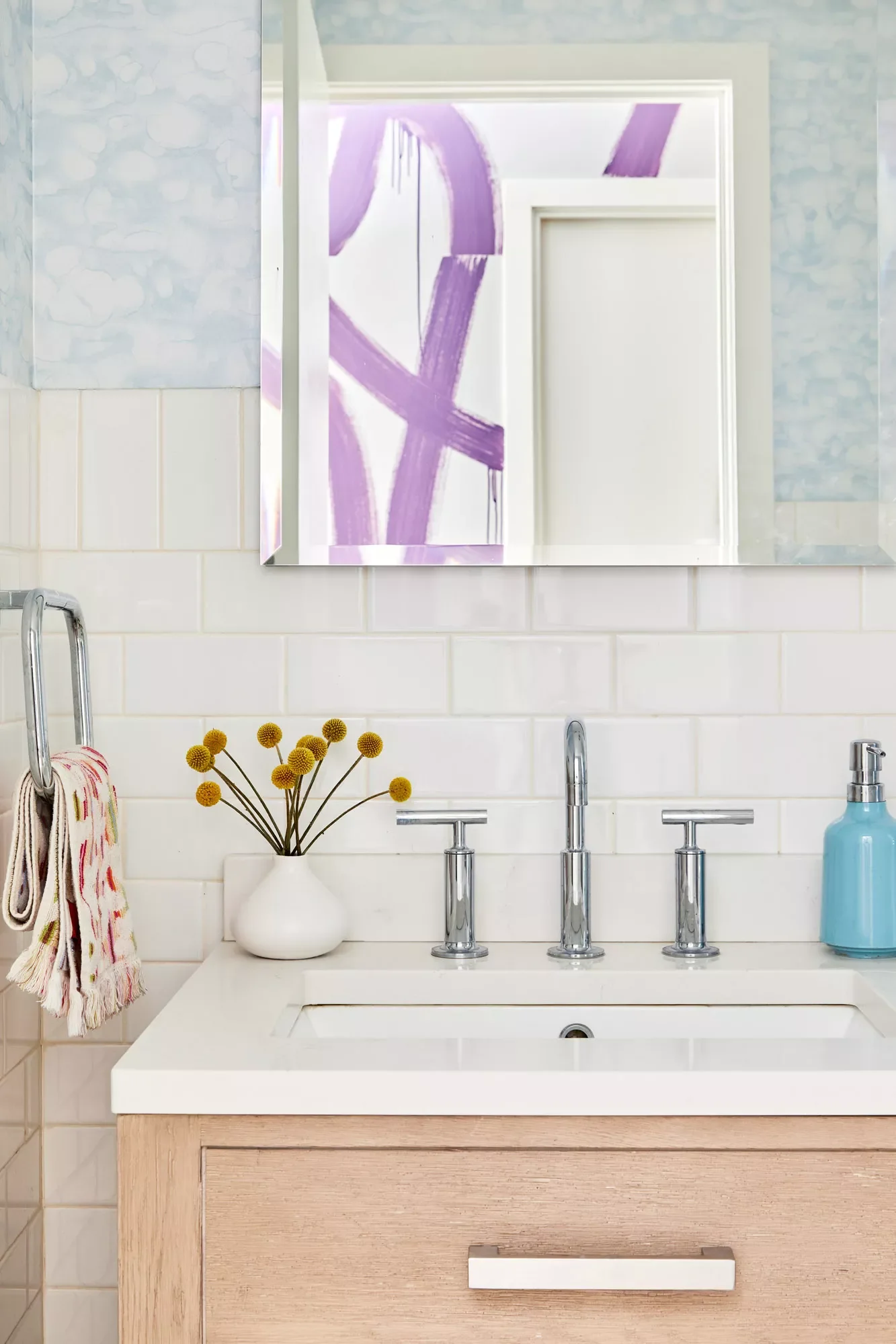 38 Stylish Teen Bathroom Ideas That Balance Fun and Sophistication 5 Pattern Play