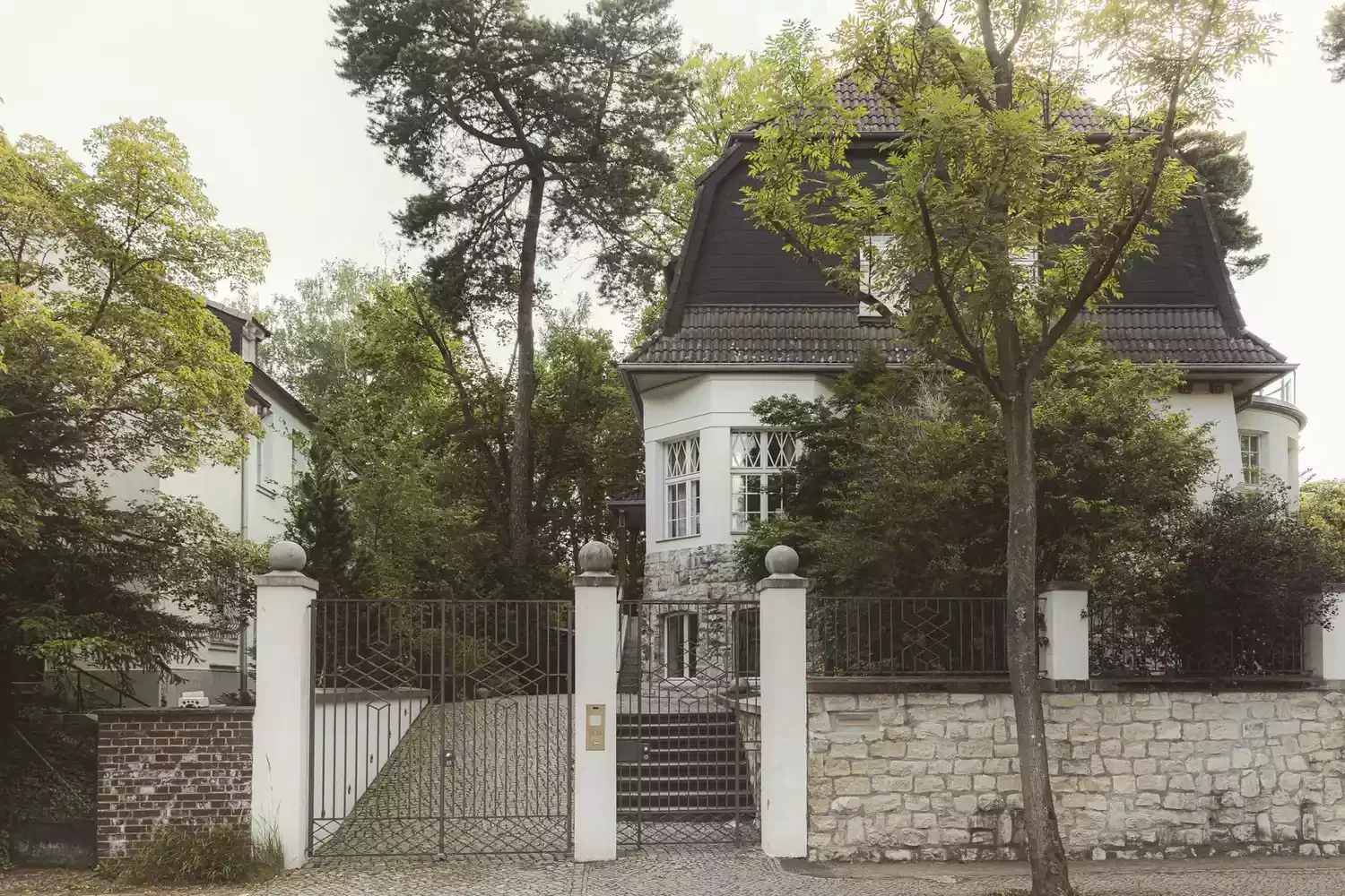 Patterned Metal Driveway Gate