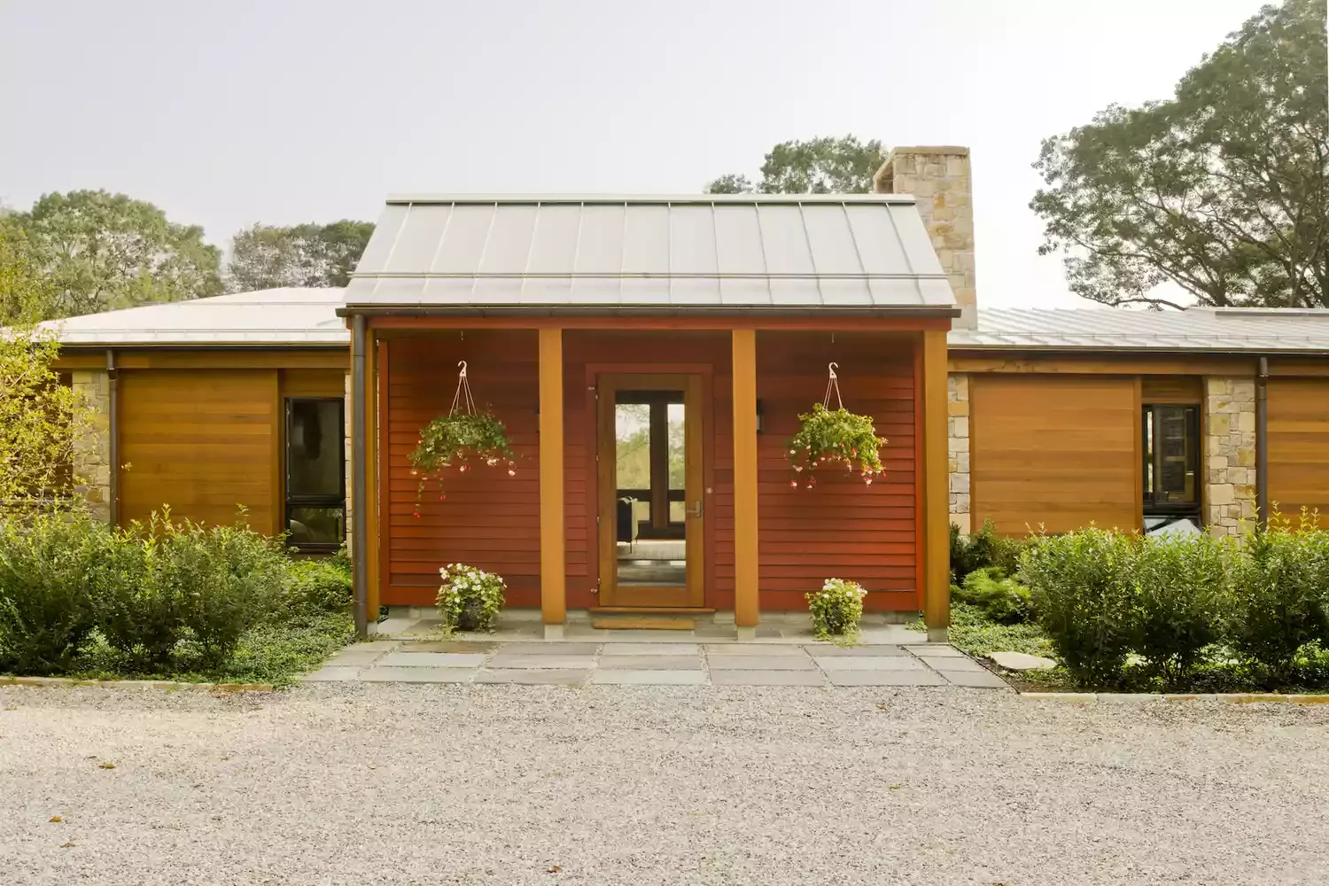 24 Creative River Rock Ideas to Transform Your Outdoor Space Pea Gravel Driveway