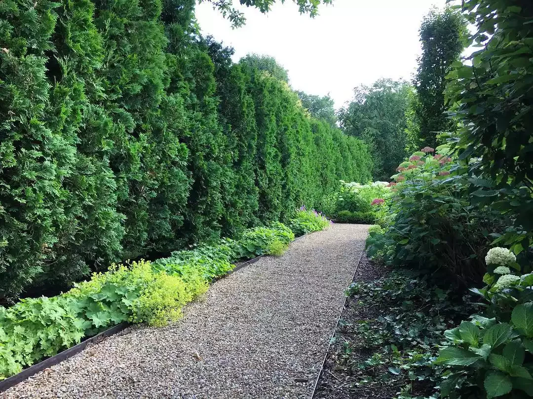 Pea Gravel, Metal-Edged Path