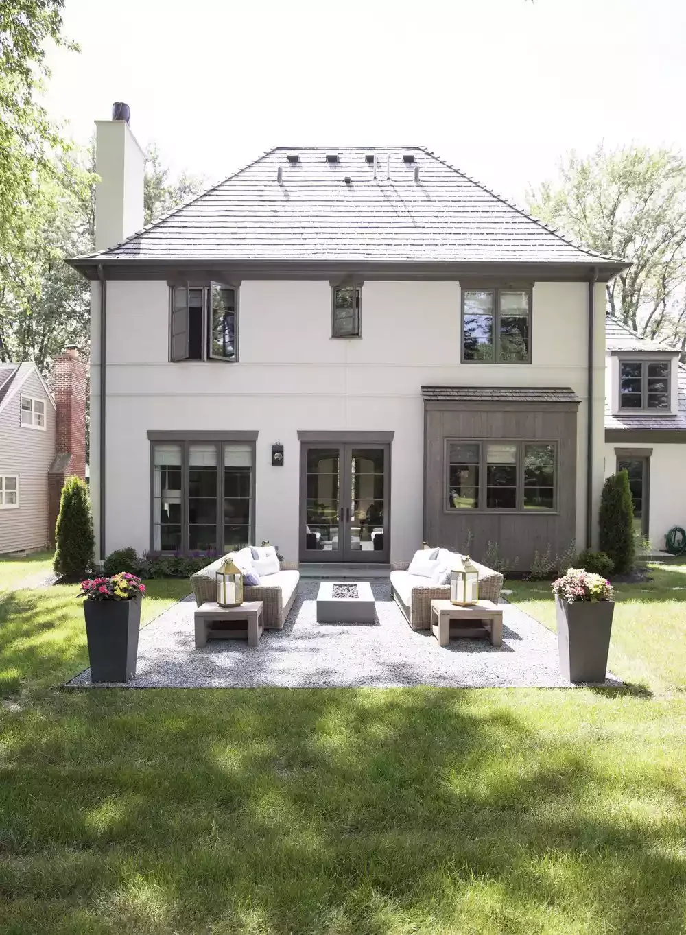 25 Stunning Fire Pit Landscaping Ideas That Transform Your Backyard Into an Entertainment Paradise 25 Pea Gravel Patio With Fire Pit