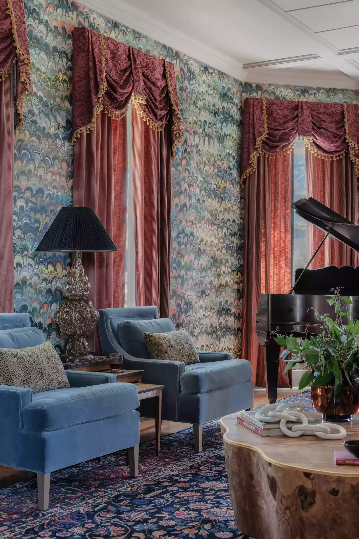 35 Stunning Living Room Wallpaper Ideas to Transform Your Space 31 Peacock Pizzazz