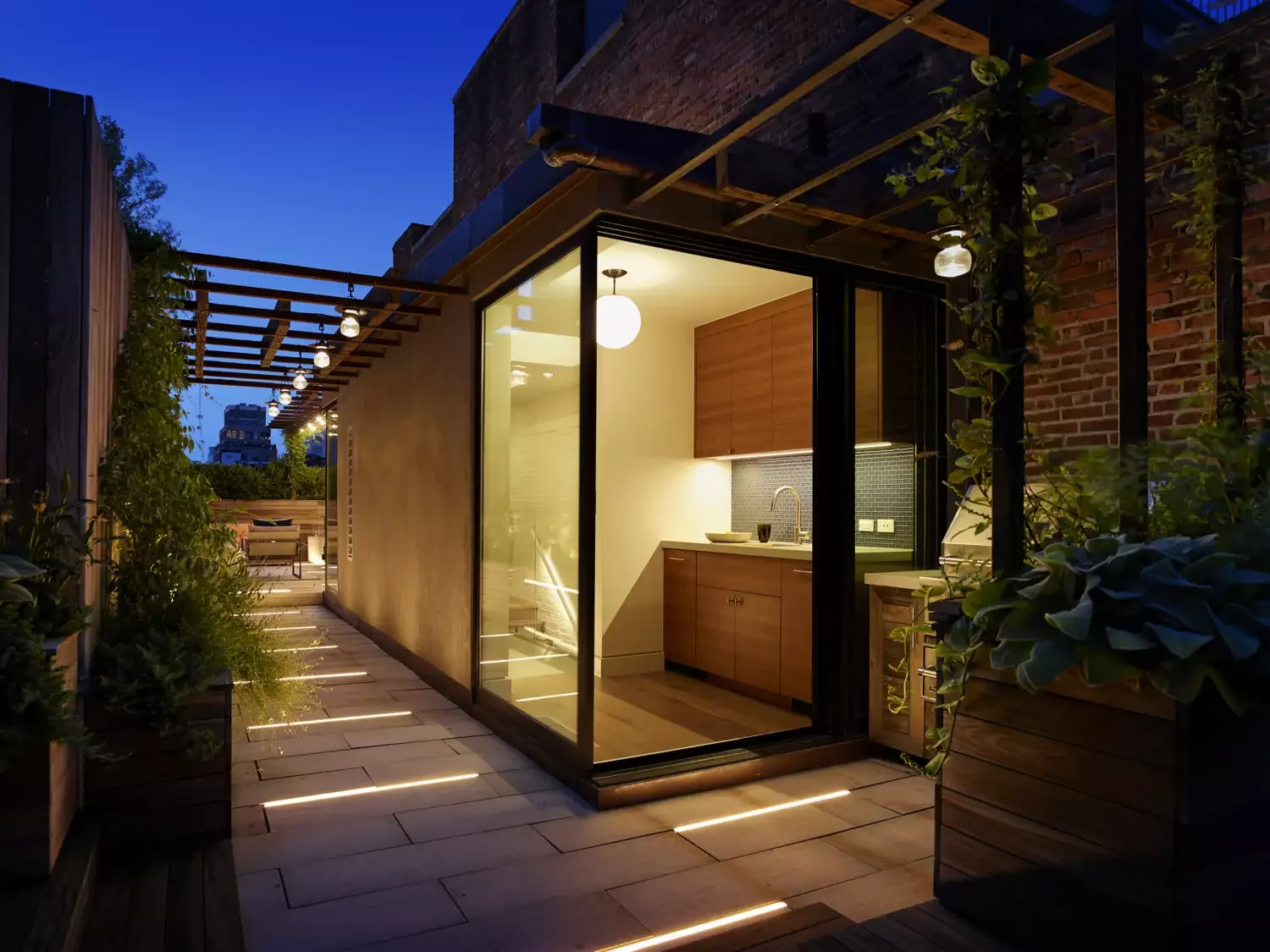 27 Creative Small Outdoor Kitchen Ideas That Transform Your Space 2 Penthouse Kitchenette