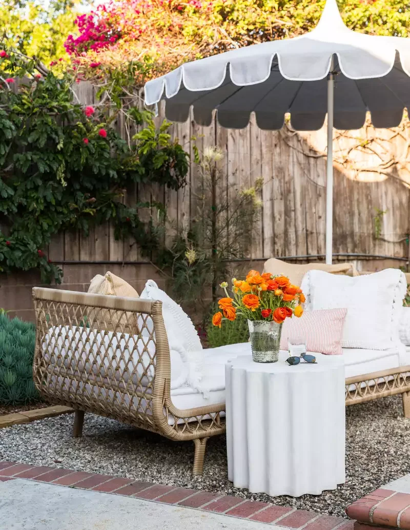 54 Small Patio Ideas That Will Transform Your Outdoor Space Pick Vintage Furniture