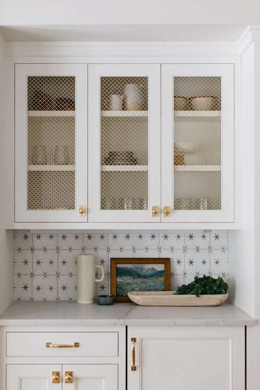 35 Stunning White and Gold Kitchen Designs for Ultimate Luxury Pick a Patterned Tile