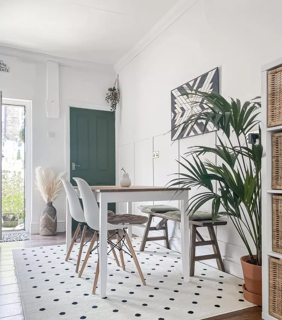 35 Beautiful Dining Room Rug Ideas That Will Transform Your Space 36 Pick a Polka Dot Rug
