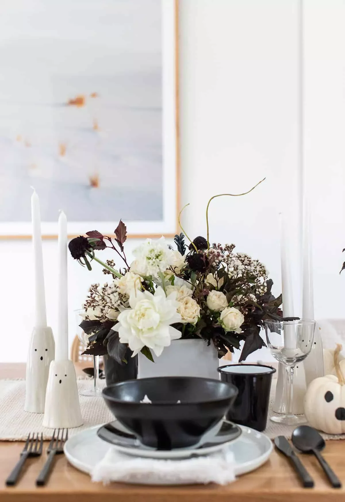 78 Beautiful Fall Table Decorating Ideas to Transform Your Seasonal Celebrations 51 Pick a Theme