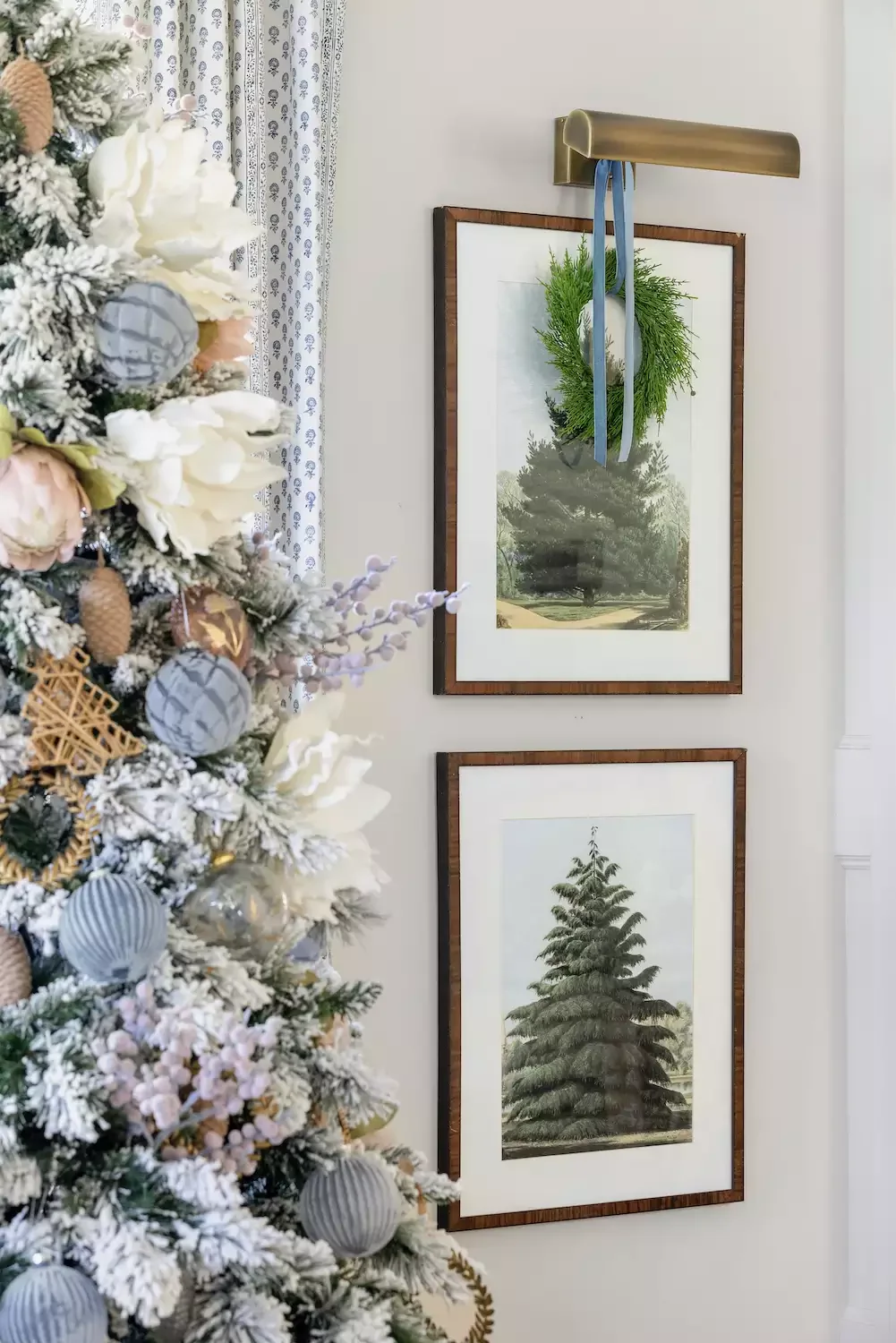 75 Stunning DIY Holiday Wreath Ideas to Transform Every Space in Your Home 39 Picture Light Wreath