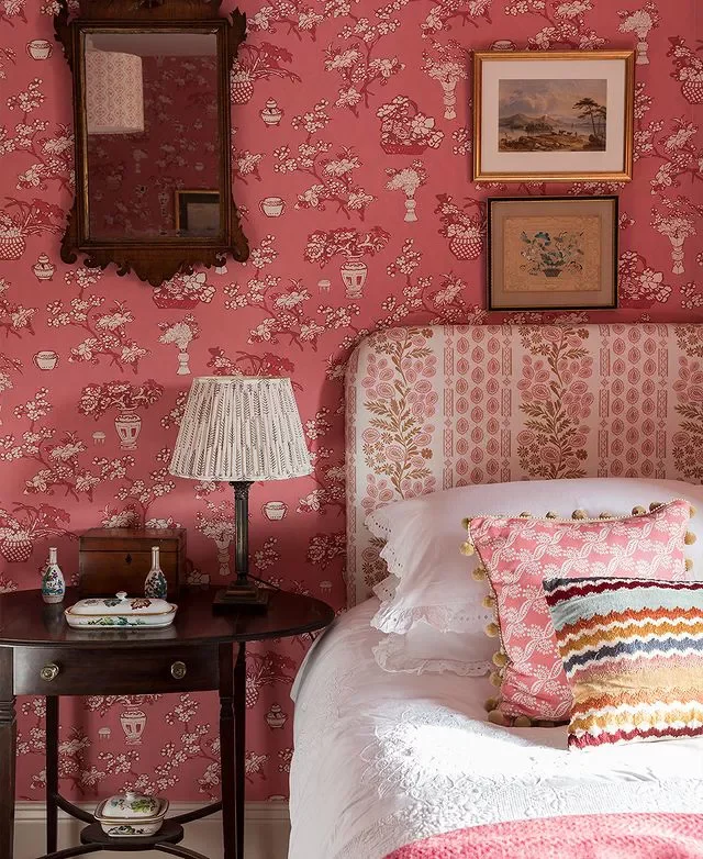 27 Beautiful Pink Room Designs That Will Transform Your Home 13 Pink Wallpaper