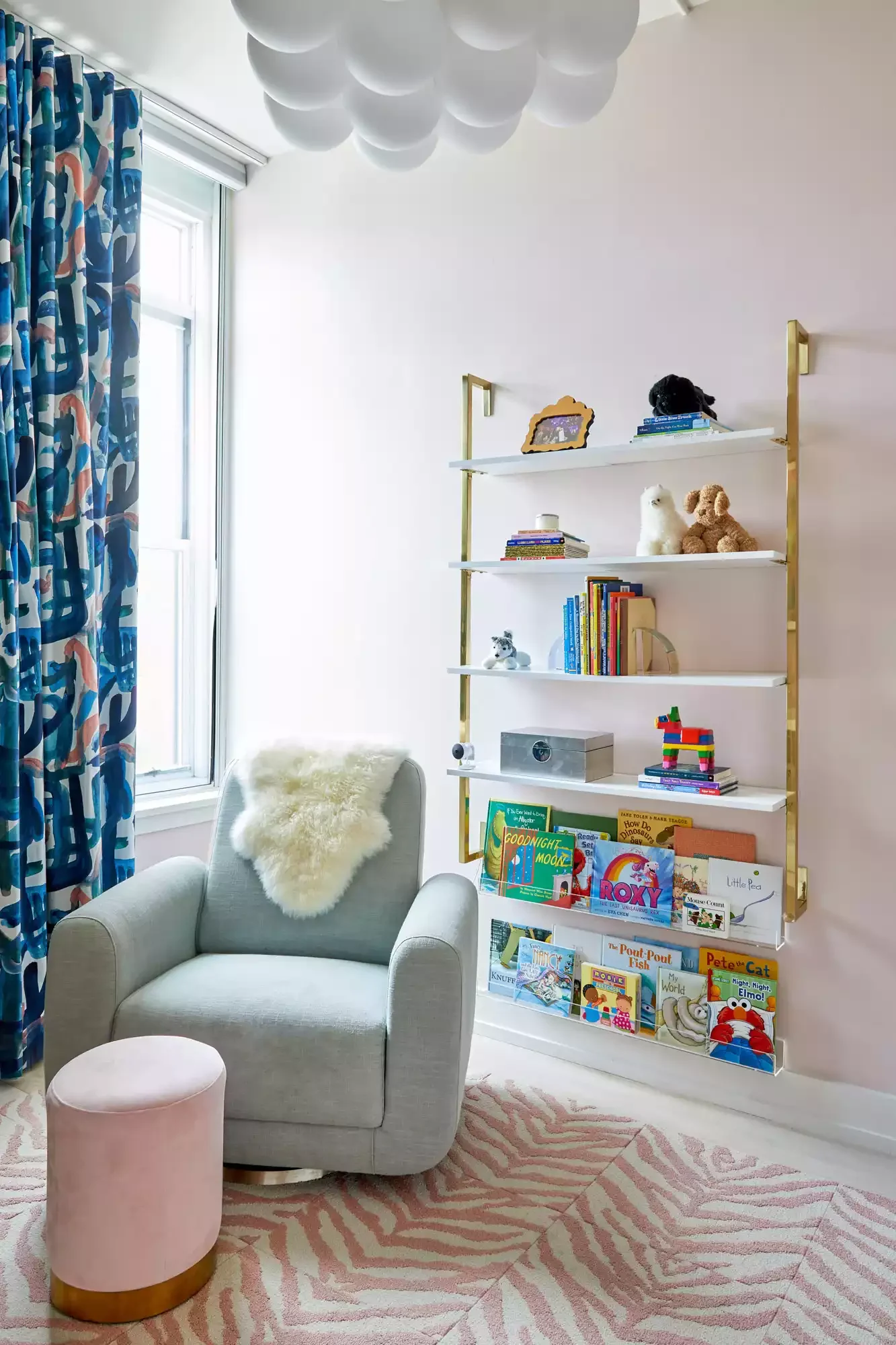 25 Enchanting Kids' Reading Nooks That Blend Style and Functionality 25 Pink and Blue