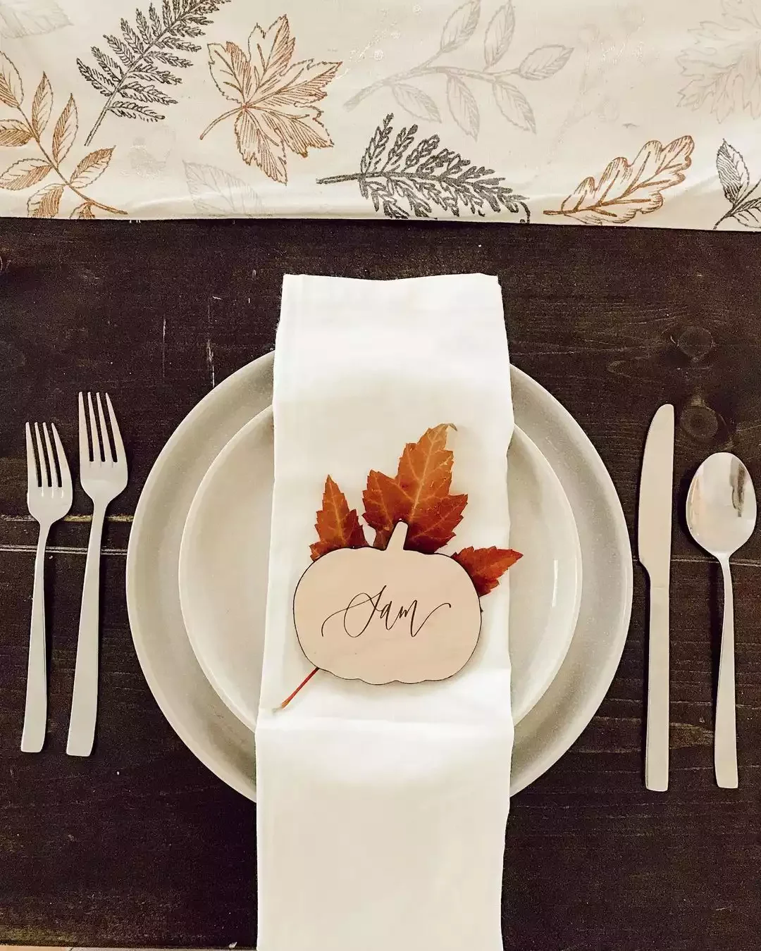 62 Stunning Thanksgiving Table Ideas That Will Wow Your Guests 30 Place Card Keepsake