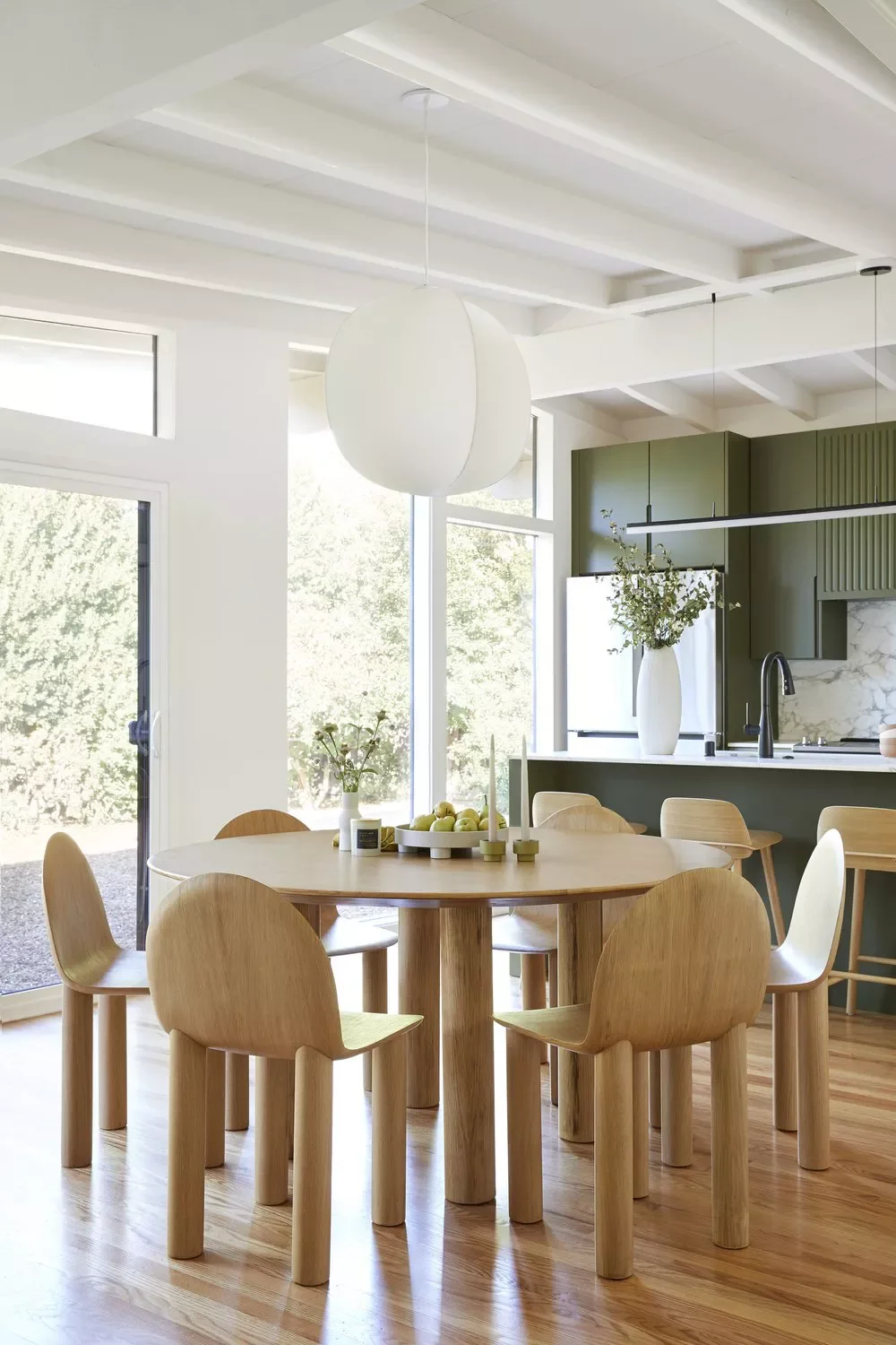 34 Stunning Dining Table Styling Ideas for Every Day of the Year 7 Place Fruit in a Nice Bowl