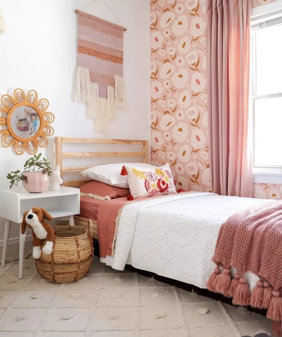 18 Adorable Bedroom Ideas Your Little Girl Will Absolutely Love 18 Place Some Plants