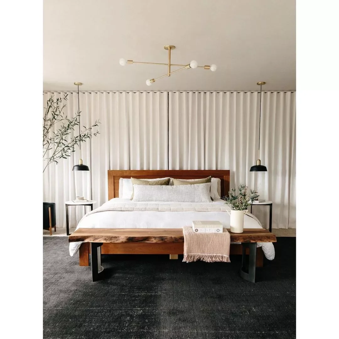22 Peaceful and Expert-Approved Bedroom Arrangement Ideas 15 Place the Bed in Front of Windows
