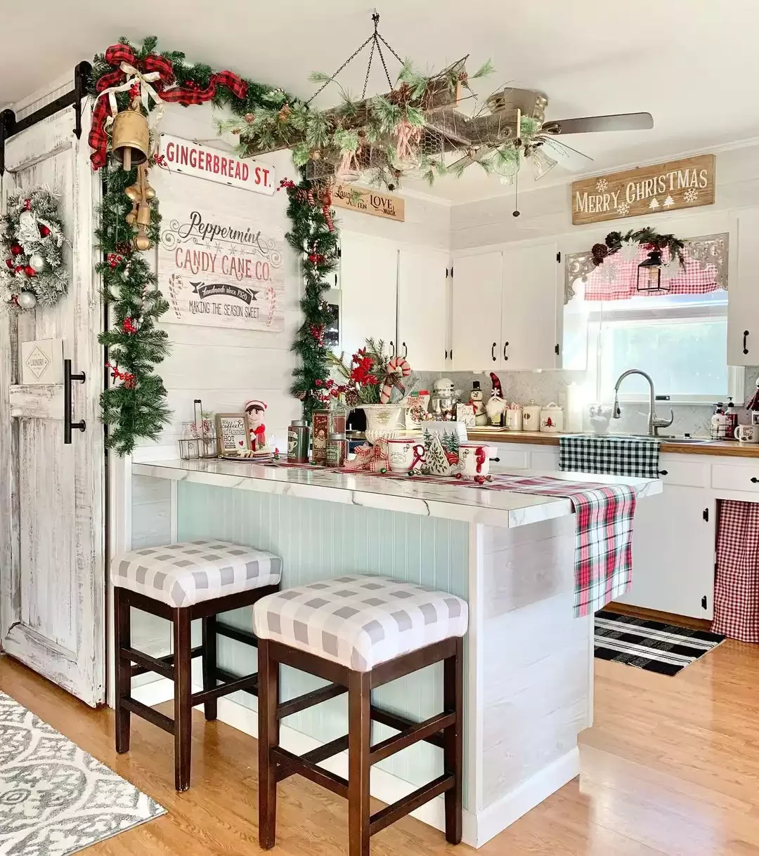 38 Christmas Kitchen Decor Ideas That Create Magic Plaid Table Runner