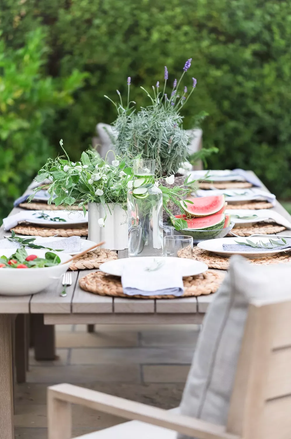 34 Stunning Tablescape Ideas to Transform Your Dining Experience All Year Long Plant-Based Tablescape