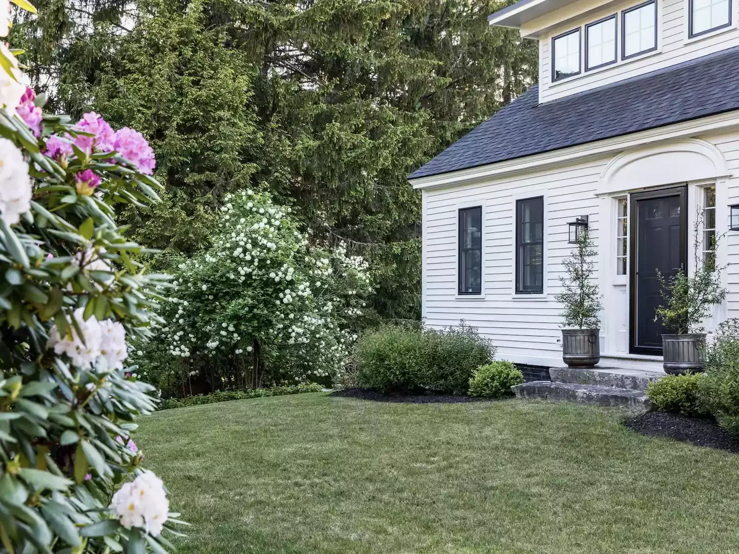 47 Small Front Yard Landscaping Ideas That Will Transform Your Home's Curb Appeal Plant Privacy Bushes