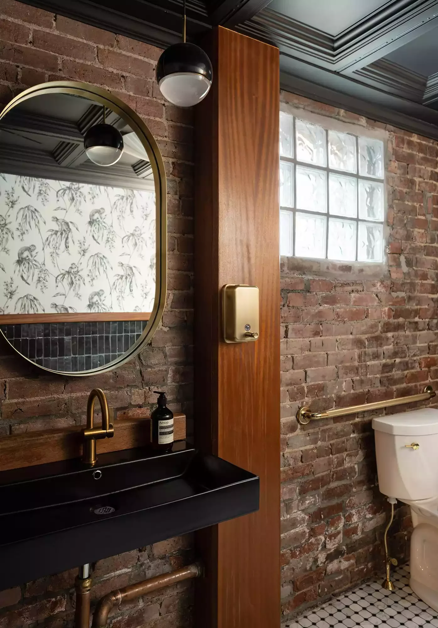 15 Stunning Mirror Lighting Ideas That Will Transform Your Bathroom 7 Play Off of the Ceiling Color