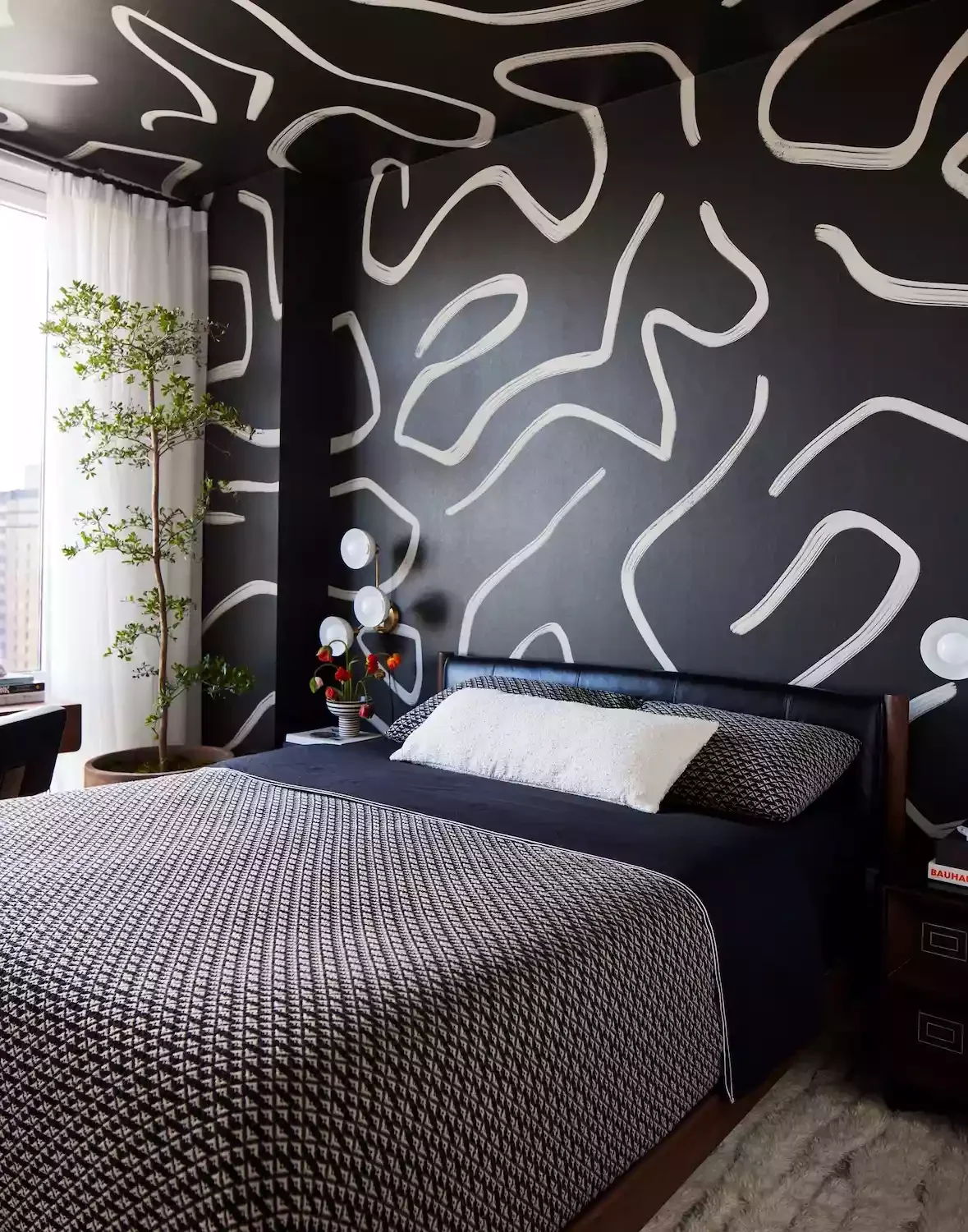 77 Bedroom Design Ideas That Perfectly Balance Personal Style and Sophistication Play With Black and White