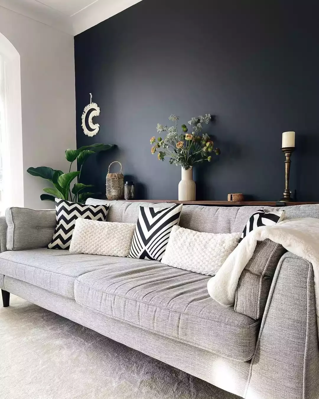 30 Stunning Black and White Living Room Ideas That Will Transform Your Space 17 Play With Pattern