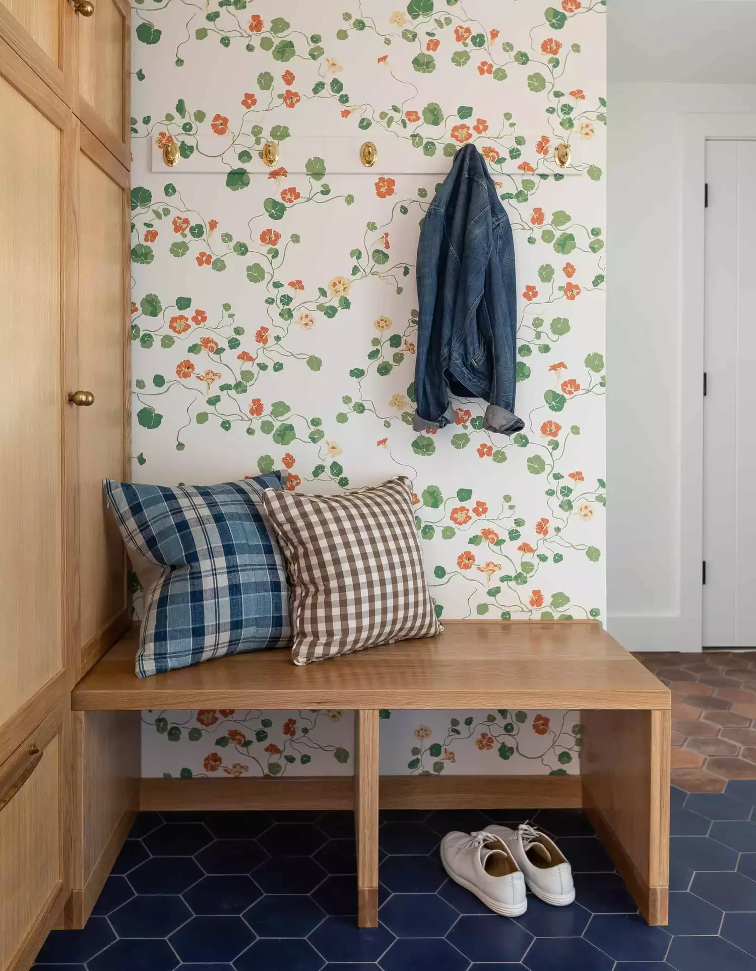 65 Cozy Fall Decorating Ideas to Transform Your Home This Autumn 24 Play With Patterns