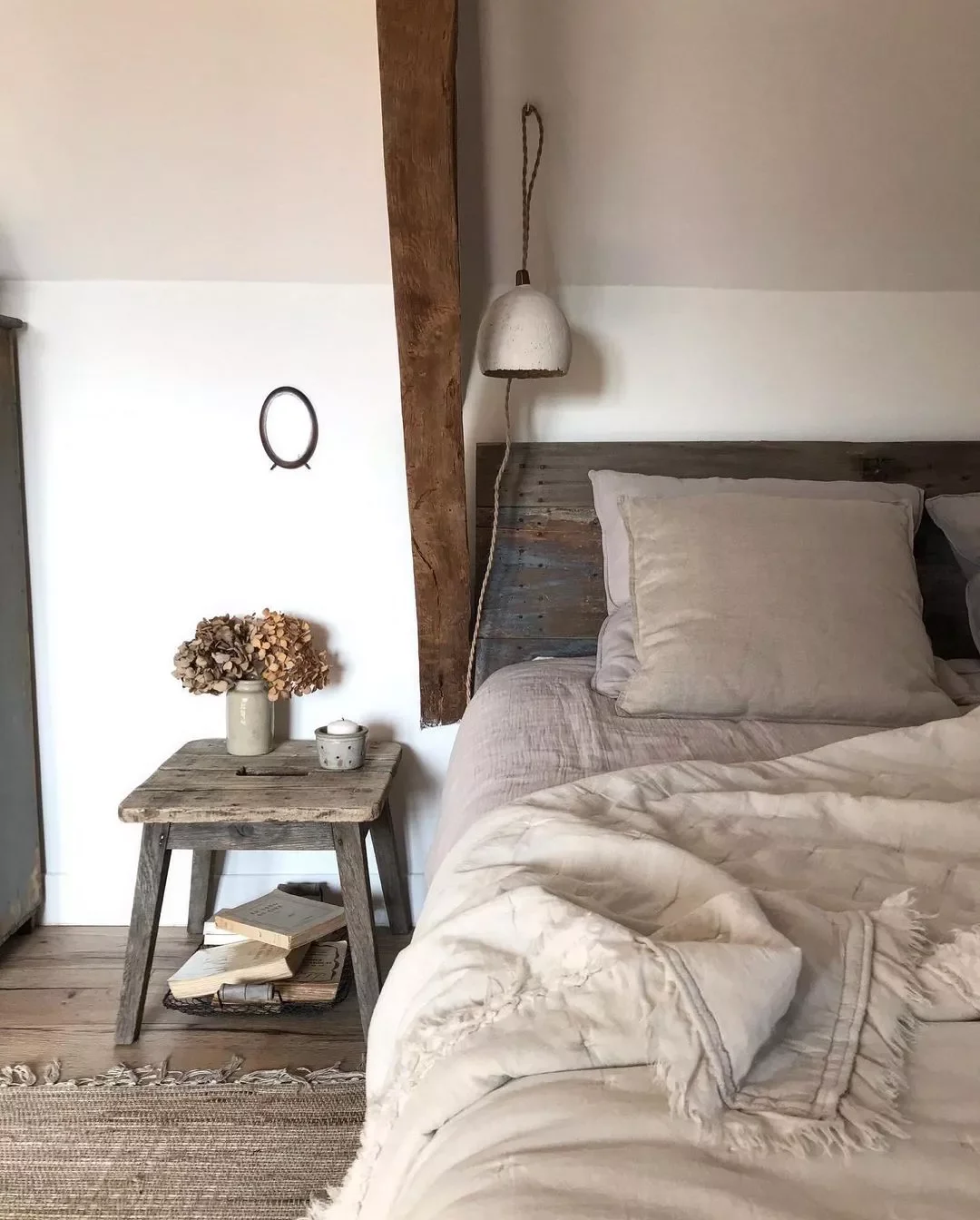 24 Brilliant Lighting Solutions for Low Ceilings That Actually Look Amazing 3 Plug-In Fixture
