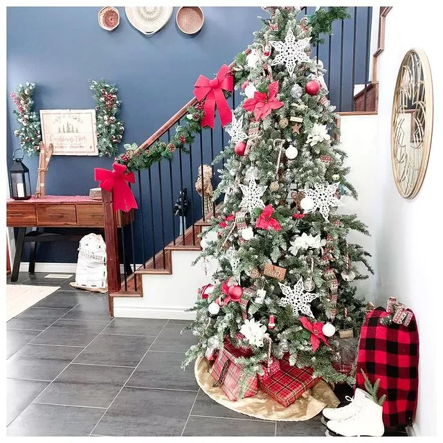 60 Stunning Christmas Tree Ideas to Transform Your Home This Holiday Season 30 Poinsettias and Snowflakes