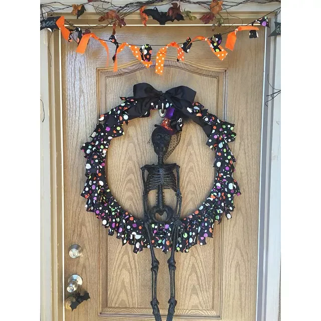 45 Spooktacular Halloween Wreath Ideas That Will Make Your Front Door the Neighborhood's Favorite Stop 23 Polka-Dot Halloween Wreath