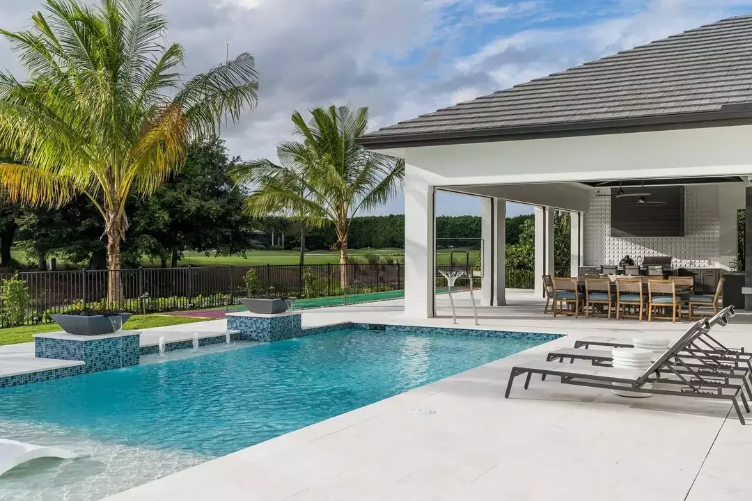 Pool Spouts