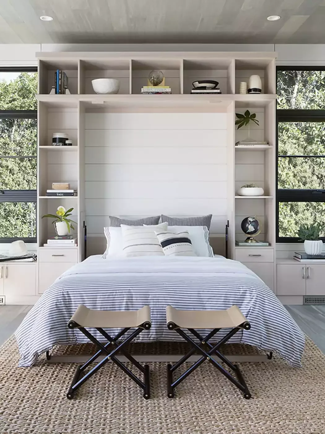 33 Space-Saving Murphy Bed Ideas That Will Transform Your Home 19 Poolhouse Guest Room