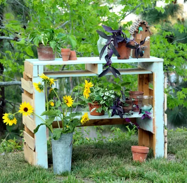 60 Creative Wood Pallet Furniture Projects That Won't Break Your Budget Potting Bench
