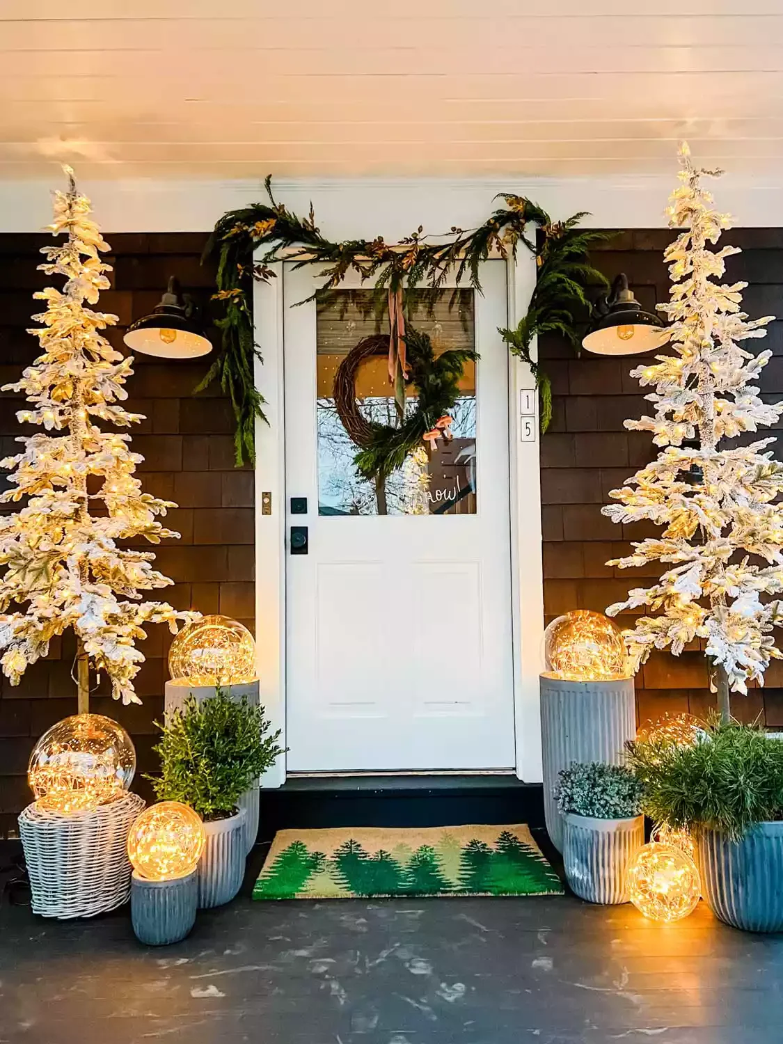 68 Christmas Front Porch Ideas That Make Your Home the Envy Pre-Lit Christmas Trees