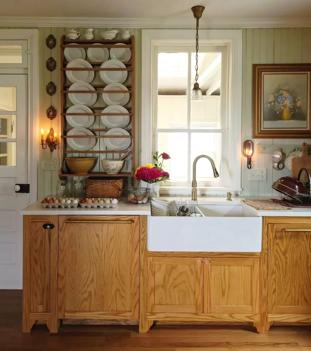 32 Charming Country Kitchen Ideas That'll Make You Never Want to Leave Your Cooking Space 16 Pretty Plate Rack
