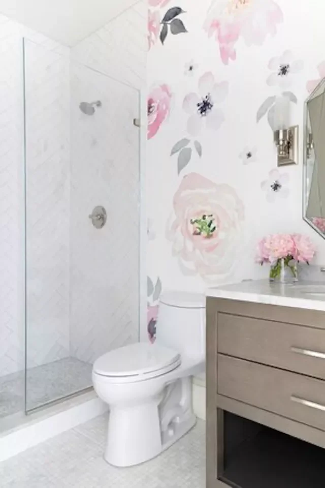 38 Stylish Teen Bathroom Ideas That Balance Fun and Sophistication 24 Pretty in Pink