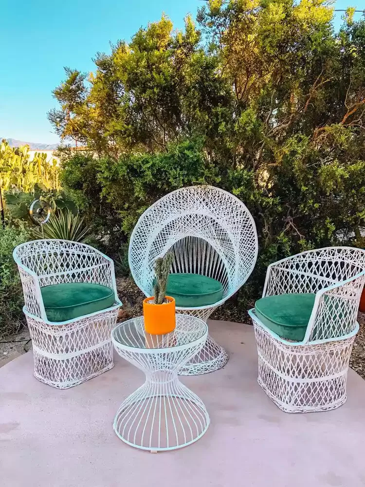 54 Small Patio Ideas That Will Transform Your Outdoor Space Prioritize Rounded Shapes